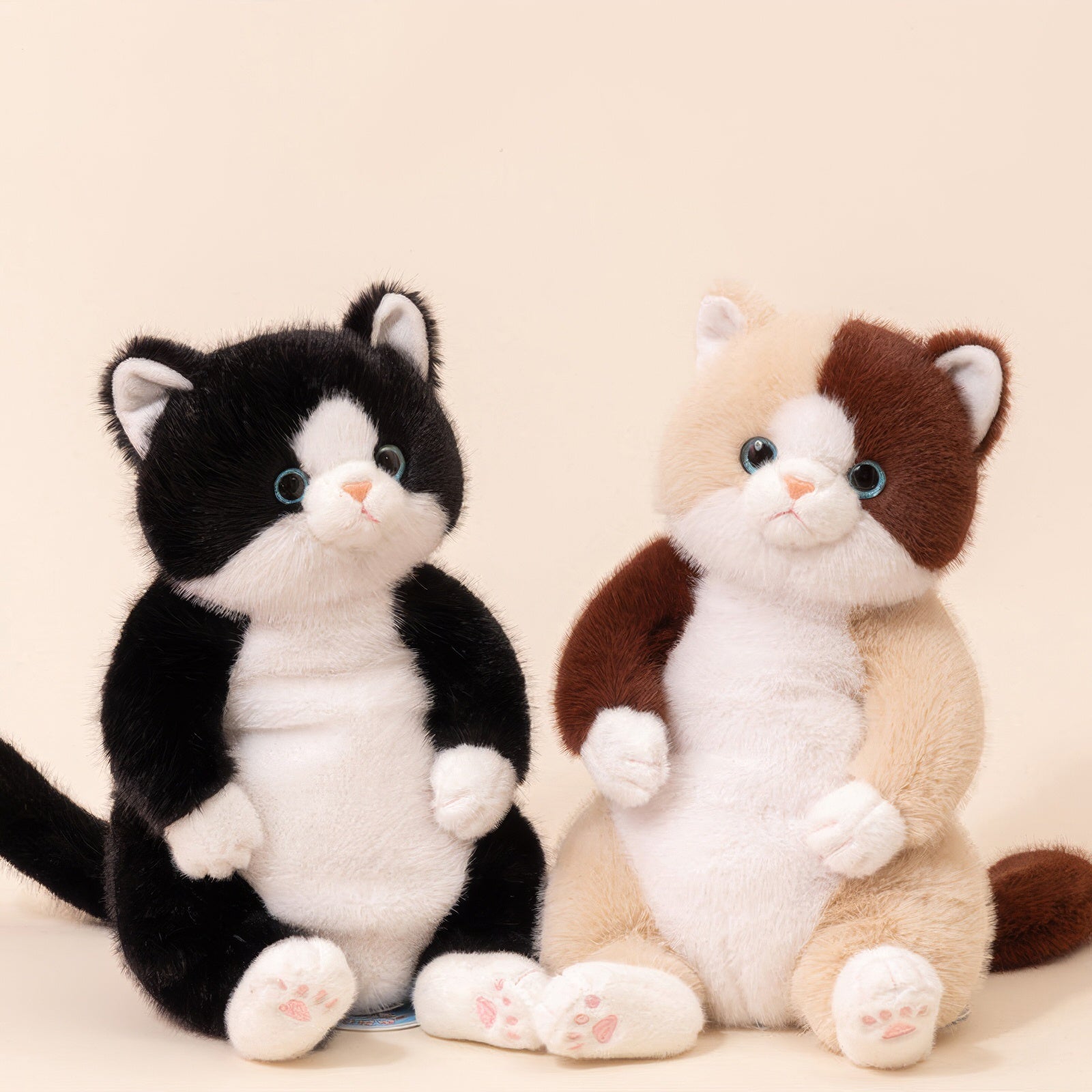 Sitting-Cat-Plush-Toy-the-pluhables